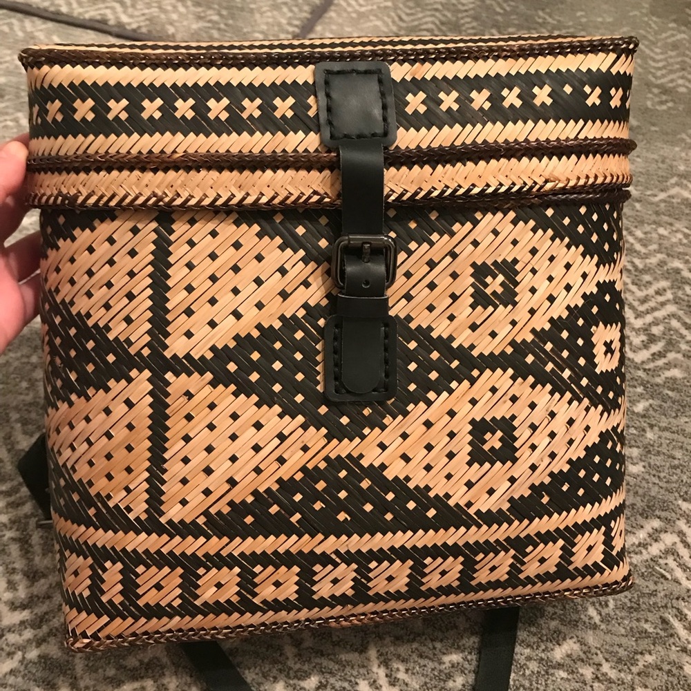 Straw backpack, lots of space, practically new